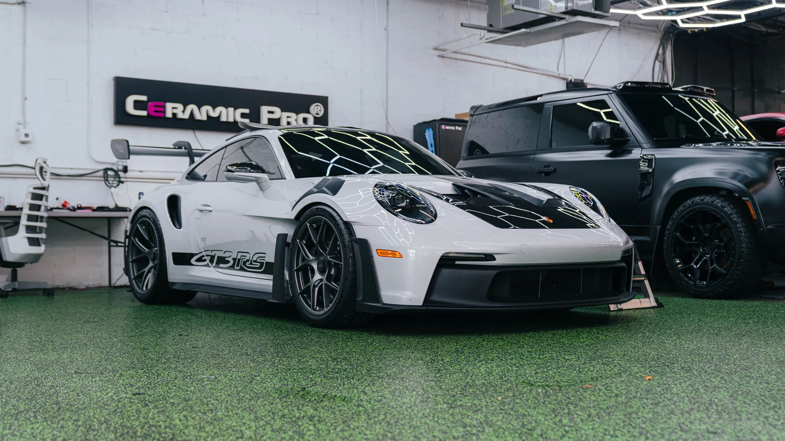 White Porsche 992 GT3 RS in the Ecophant Auto studio